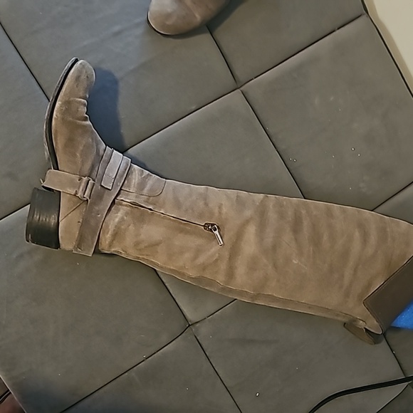 Brand: Christian DiorMaterial: SuedeColor: Beige / Taupe - Picture 8 of 12